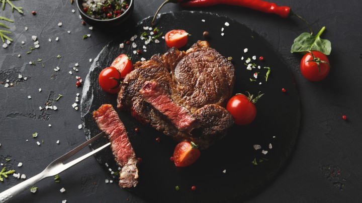 That red liquid on your steak plate isn't blood - Steak School by Stanbroke
