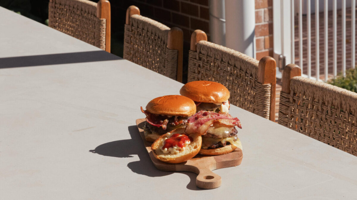 Streaky Beef Rashers Smash Cheeseburger – Crispy, Juicy & Ready in 15 Minutes