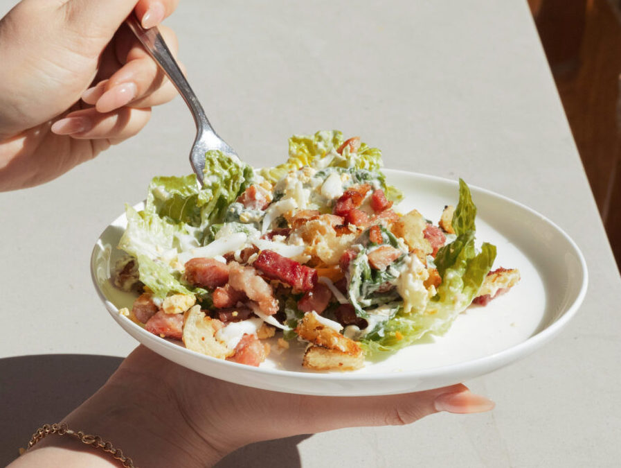 Caesar Salad with Streaky Beef Rashers – Crispy, Protein-Packed Classic